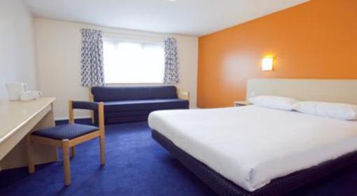фото отеля Travelodge Colchester Feering