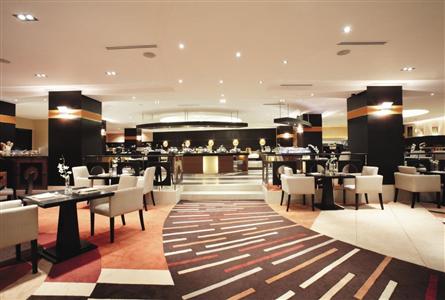 фото отеля Traders Hotel, Manila