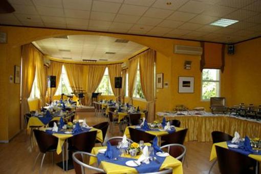 фото отеля Umm Al Quwain Beach Hotel