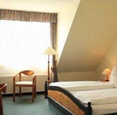 фото отеля Hotel Zur Kaiserpfalz