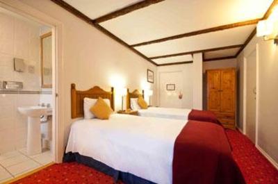 фото отеля Innkeeper's Lodge Aylesbury South Weston Turville