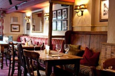 фото отеля Innkeeper's Lodge Aylesbury South Weston Turville