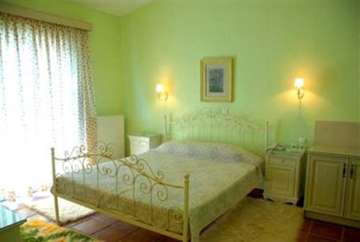 фото отеля Agnadi Hotel Rovies