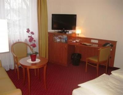 фото отеля Hotel am Berliner Platz