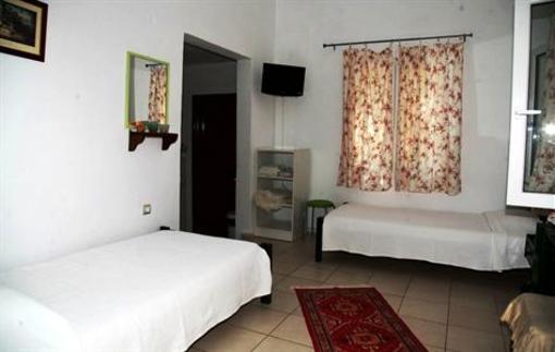 фото отеля Rozalia's Sivota Rooms & Apts