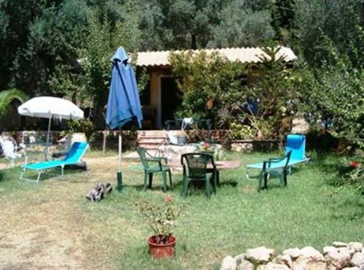фото отеля Rozalia's Sivota Rooms & Apts