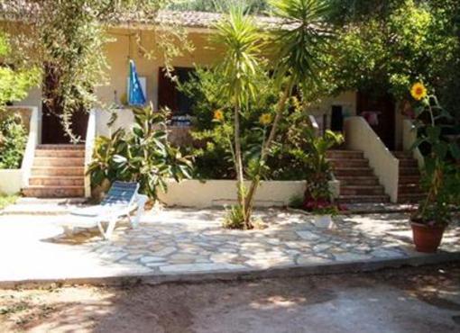 фото отеля Rozalia's Sivota Rooms & Apts