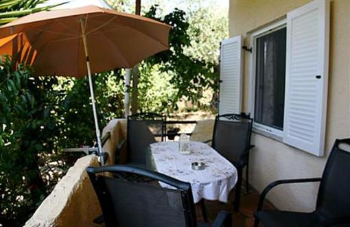 фото отеля Rozalia's Sivota Rooms & Apts