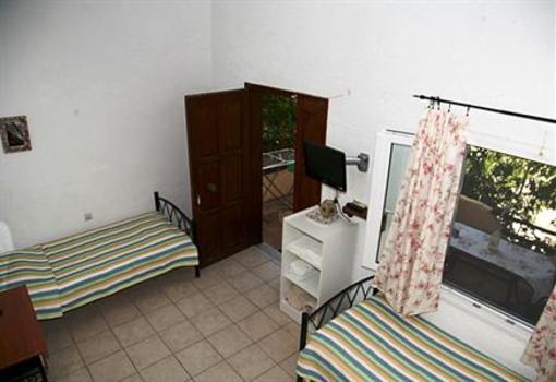 фото отеля Rozalia's Sivota Rooms & Apts