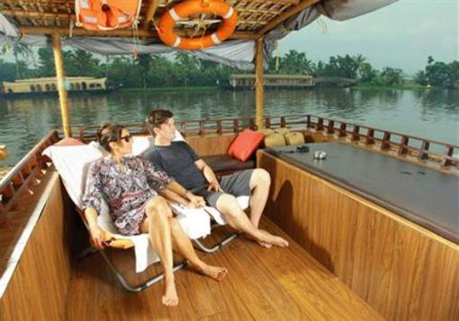 фото отеля Lakes & Lagoons Tour Company