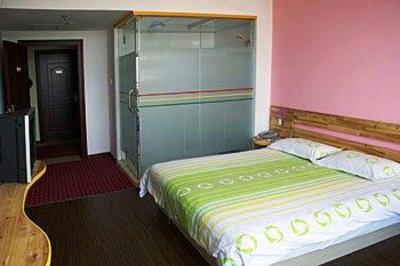 фото отеля Golden Lion 100 Supermarket Hotel