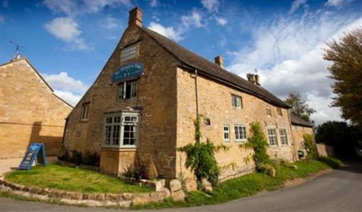 фото отеля The Ebrington Arms Inn Chipping Campden