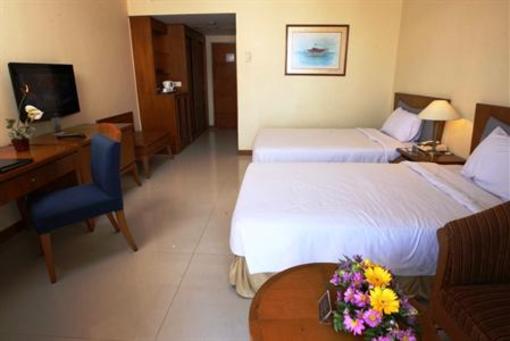 фото отеля Golden Hotel Makassar