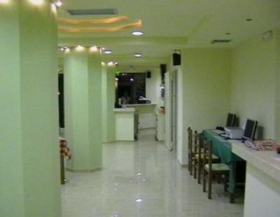 фото отеля Tzevenos Apartments