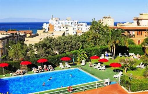 фото отеля Villa Giardini Apartments Giardini Naxos