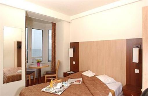 фото отеля Hotel De Normandie Arromanches-les-Bains