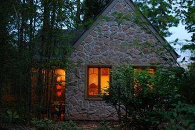 фото отеля Witches Falls Cottages