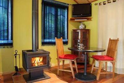 фото отеля Witches Falls Cottages