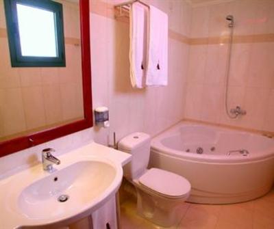 фото отеля Alfa Hotel Piraeus