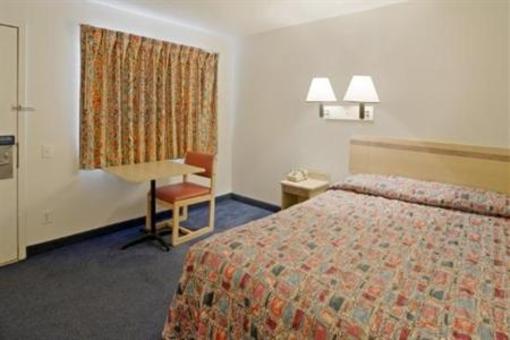 фото отеля Travel Inn Motel Sharonville