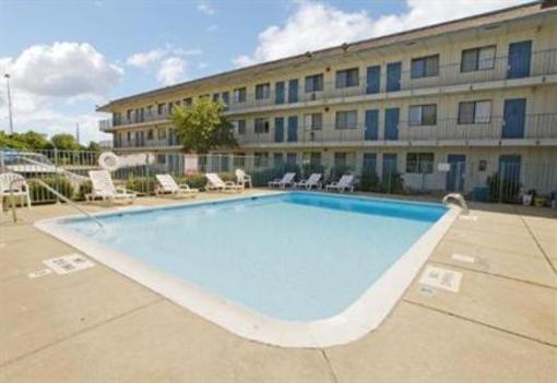 фото отеля Travel Inn Motel Sharonville