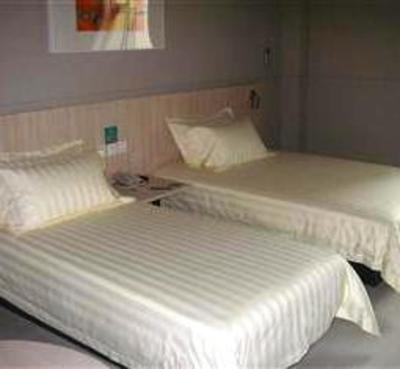 фото отеля Jinjiang Inn Yantai Nanda St