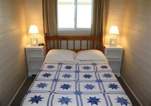 фото отеля The Coast Village Inn & Cottages