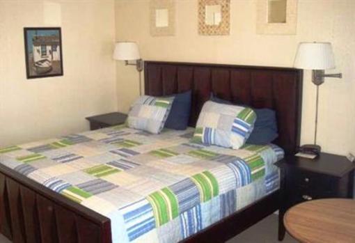 фото отеля The Coast Village Inn & Cottages
