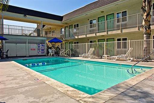 фото отеля Motel 6 Westminster North