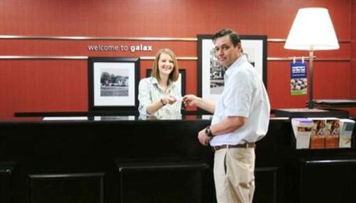 фото отеля Hampton Inn Galax