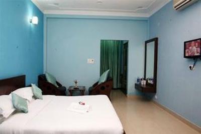 фото отеля Corbett Gateway Resort Ramnagar