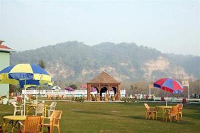 фото отеля Corbett Gateway Resort Ramnagar