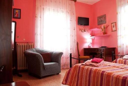 фото отеля Bed & Breakfast L'Arcobaleno Bastia Umbra