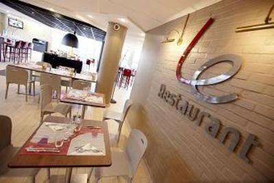 фото отеля Campanile Rouen Nord Hotel Mont-Saint-Aignan