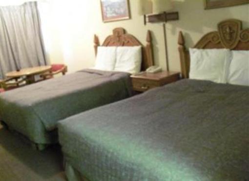 фото отеля Tulsa Inn & Suites