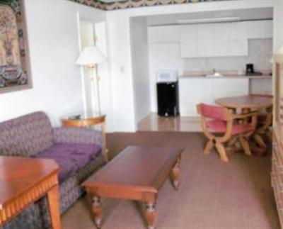 фото отеля Tulsa Inn & Suites