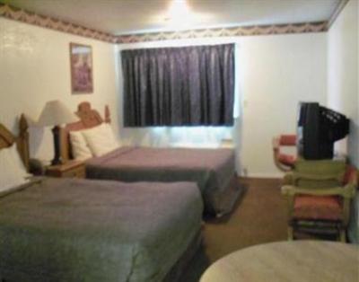 фото отеля Tulsa Inn & Suites