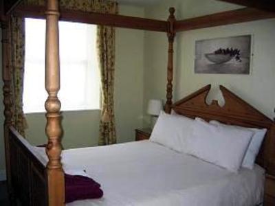 фото отеля The Royal Inn Par (England)