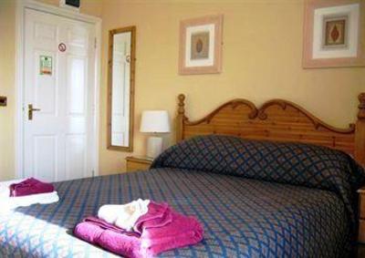 фото отеля The Royal Inn Par (England)