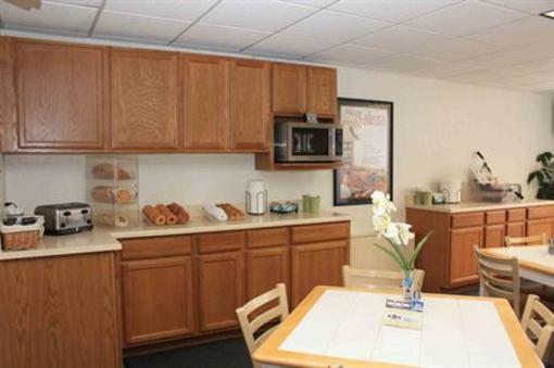 фото отеля Best Western Lee's Motor Inn
