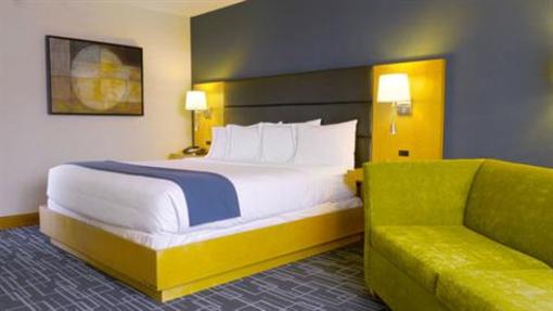 фото отеля Holiday Inn Express Hotel & Suites STAMFORD