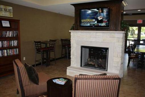 фото отеля Parkwood Inn & Suites