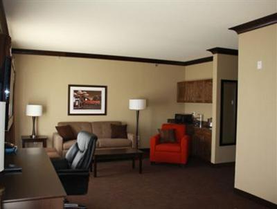 фото отеля Parkwood Inn & Suites