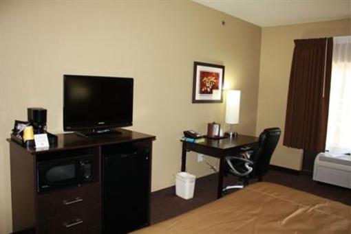 фото отеля Parkwood Inn & Suites