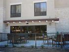 фото отеля Parkwood Inn & Suites