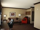 фото отеля Parkwood Inn & Suites