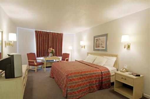фото отеля Americas Best Value Inn Lake Erie Sandusky