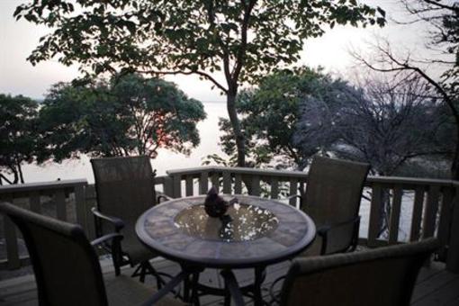 фото отеля River Rock Bed and Breakfast Cottages
