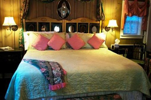 фото отеля The Garden Walk Bed and Breakfast Inn