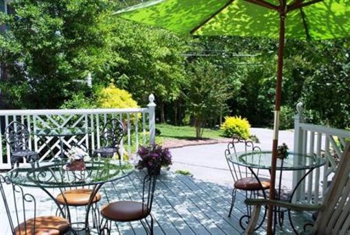 фото отеля The Garden Walk Bed and Breakfast Inn